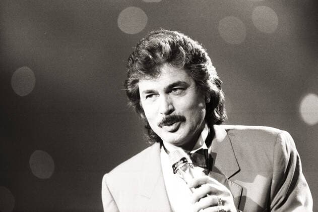 Berlin - 02.04.88 Die 46. Ausgabe von Wetten, dass...? - Auf dem Bild ist der Sänger Engelbert Humperdinck in der 46. Ausgabe von Wetten, dass...? in den 80ern zu sehen., Berlin Berlin Deutschland