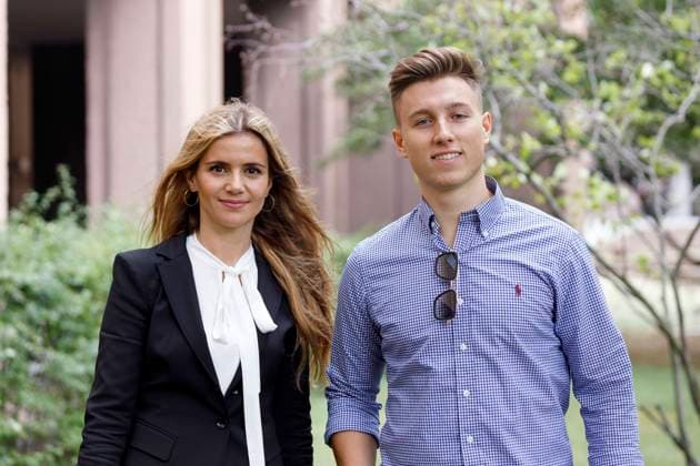 Bilder des Jahres 2020, Entertainment 07 Juli Entertainment Themen der Woche KW28 Entertainment Bilder des Tages Der Youtuber iCrimax Maximilian Schuster mti seiner Anwältin Adrijana Blazevska-Gkiztavidis bei einem Termin vor dem Kölner Landgericht, wo sich der Internet-Star wegen eines illegalen Autorennens verantworten muss. Köln, 09.07.2020