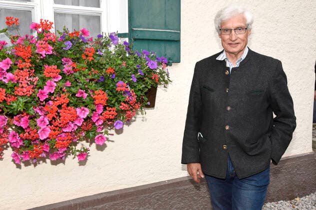 Bilder des Jahres 2020, Entertainment 07 Juli Entertainment Themen der Woche KW30 Luitpold Prinz von Bayern beim LaBrassBanda Konzert im Rahmen der Biergarten-Tour unter dem Motto Rettet die Wirte & die Kultur in der Ritterschwemme auf Schloss Kaltenberg. Geltendorf, 26.07.2020