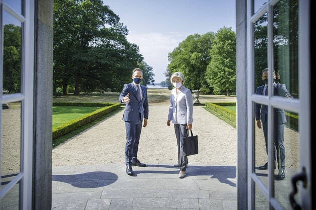 Bilder des Jahres 2020, News 08 August News Themen der Woche KW33 News Bilder des Tages Bundesaussenminister Heiko Maas, SPD, (l) empfaengt Kang Kyung-hwa, Aussenministerin von Suedkorea, (r) zum Gespraech in der Villa Borsig, dem Gaestehaus des Auswaertigen Amts. Berlin, 10.08.2020. Berlin Germany