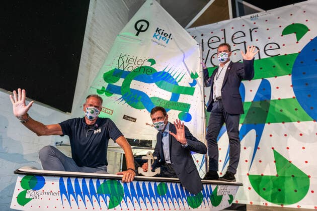 Bilder des Jahres 2020, News 08 August News Themen der Woche KW35 News Bilder des Tages Kiel, Die vom Juni verschobene Kieler Woche 2020 findet vom 5. bis 13. September in reduzierter Form statt. Dazu gab es heute in Kiel eine Pressekonferenz. Die Teilnehmer stellten die Veranstaltungsschwerpunkte unter dem Motto Zusammenhalt und gegenseitige Rücksichtnahme vor. Im Mittelpunkt stehen ein hochklassiges Segelprogramm und kleinere Events mit strengen Hygiene- und Abstandsregelungen. Gleichzeitig findet die Digitale Woche statt.