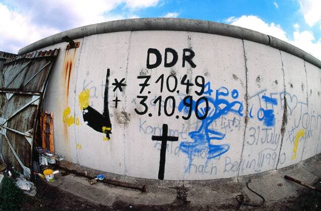 Maür mit DDR-Daten, Fest der Einheit, Berlin, Deutschland, Europa Copyright: imageBROKER ManfredxVollmer ibluta05853337.jpg