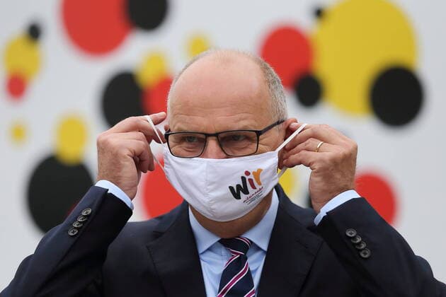 News Bilder des Tages Ministerpräsident Dietmar Woidke (SPD) mit Mund-Nasen-Schutz bei einem Rundgang zur Eröffnung der EinheitsExpo anlässlich des Tags der Deutschen Einheit in Potsdam, 5. September 2020. 30 Jahre Deutsche Einheit: Eröffnung EinheitsExpo