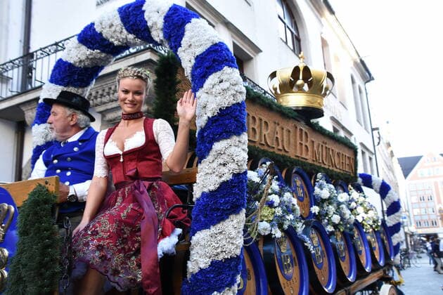 Bilder des Jahres 2020, Entertainment 09 September Entertainment Themen der Woche KW37 Entertainment Bilder des Tages Natascha Hofmann 28 Wiesn Playmate 2020 Muenchen 09.09.20 Hofbraeuhaus am Platzl Vorstellung der PLAYBOY Wiesn-Playmate Muenchen