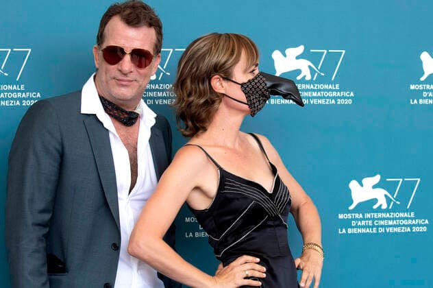 Bilder des Jahres 2020, Entertainment 09 September Entertainment Themen der Woche KW37 Entertainment Bilder des Tages Thomas Jane und Radha Mitchell beim Photocall zum Kinofilm Run Hide Fight auf der Biennale di Venezia 2020 77. Internationale Filmfestspiele von Venedig im Palazzo del Casino. Venedig, 10.09.2020
