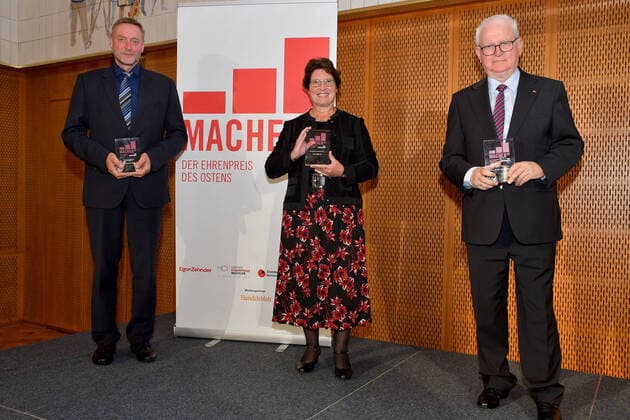 Bilder des Jahres 2020, News 09 September News Themen der Woche KW40 News Bilder des Tages Preisverleihung Macher des Ostens 2020 Preistraeger, Wissenschaft, Prof. Dr. Klaus-Dieter Weltmann, Leibnitz Institut, Prof. Dr. Brigitte Voit, Prof. Dr.-Ing. habil. Klaus Peter Schmitz Festakt zur Preisverleihung, Macher (Ehrenpreis) des Ostens in Berlin am 29.09.2020