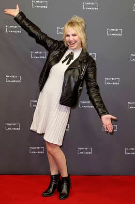Bilder des Jahres 2020, Entertainment 10 Oktober Entertainment Themen der Woche KW40 Entertainment Bilder des Tages Christine Zierl bei der Premiere des Dokumentarfilms Helga - Die Zwei Gesichter der Feddersen auf dem 28. Filmfest Hamburg 2020 im Cinemaxx Dammtor. Hamburg, 01.10.2020