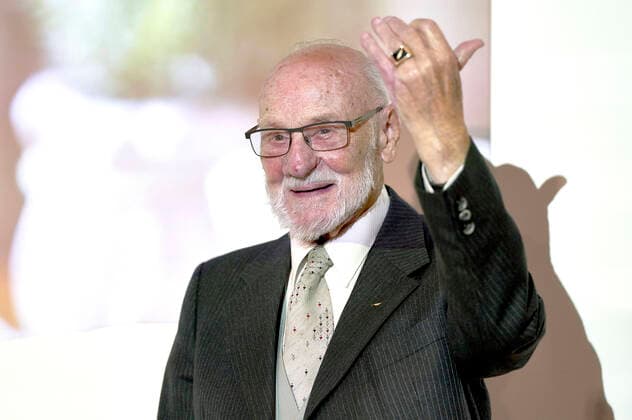Bilder des Jahres 2020, Entertainment 10 Oktober Entertainment Themen der Woche KW43 Rolf Zick bei der Verleihung des Leibniz-Ring-Hannover 2020 an Rolf Zick im Leineschloss. Mit dem Leibniz-Ring-Hannover ehrt der Presse Club Hannover seit 1997 jährlich Persönlichkeiten oder Institutionen, die durch eine herausragende Leistung auf sich aufmerksam gemacht oder durch ihr Lebenswerk ein besonderes Zeichen gesetzt haben. Hannover, 20.10.2020