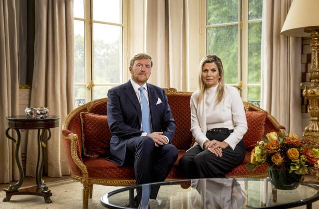 Bilder des Jahres 2020, Entertainment 10 Oktober Entertainment Themen der Woche KW43 Entertainment Bilder des Tages 21-10-2020 Hague King Willem-Alexander and Queen Maxima recorded, at palace Huis ten Bosch in The Hague, a personal video message in which the king discusses the cancellation of the holiday to Greece  Copyright: xPPEx