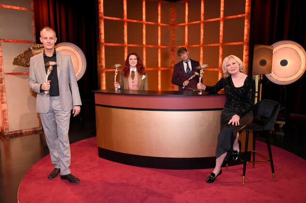 Bilder des Jahres 2020, Entertainment 10 Oktober Entertainment Themen der Woche KW44 News Bilder des Tages Max Uthoff, Tahnee, Sebastian Krämer und Maren Kroymann bei der Verleihung vom Bayerischen Kabarettpreis 2020 im BR-Studio. Unterföhring, 26.10.2020