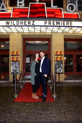 Bilder des Jahres 2020, Entertainment 10 Oktober Entertainment Themen der Woche KW44 Entertainment Bilder des Tages Caro Lobig und Timo Lendzion bei der Premiere des Dokumentarfilms Wildherz - Auf der Reise zu mir selbst im Kino Babylon. Berlin, 26.10.2020