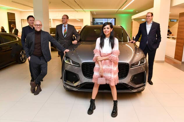 Bilder des Jahres 2020, Entertainment 10 Oktober Uwe Dinnebier, Jürgen Vogel, Jan-Kas van der Stelt, Collien Ulmen-Fernandes und Hanno Kirner beim Showroom Opening und bei der Deutschlandpremiere des Jaguar F-PACE im Autohaus Dinnebier. Berlin, 29.10.2020