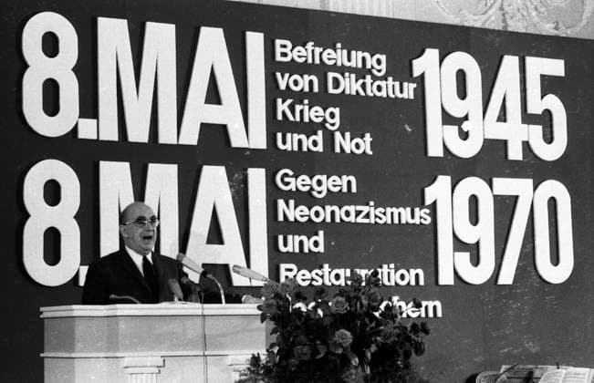 8.Mai 1945 als Tag der Befreiung 1970 begangen. DEU, Deutschland, Bonn: Mit einem internationalen Festakt gedachte die Vereinigung der Verfolgten des NS-Regimes ( VVN) dem 8.Mai 1945 als Tag der Befreiung vom NS-Regime. DEU, Germany, Bonn: With an international ceremony, the Association of the Persecuted of the Nazi Regime (VVN) commemorated May 8, 1945 as the day of liberation from the Nazi regime. NRW