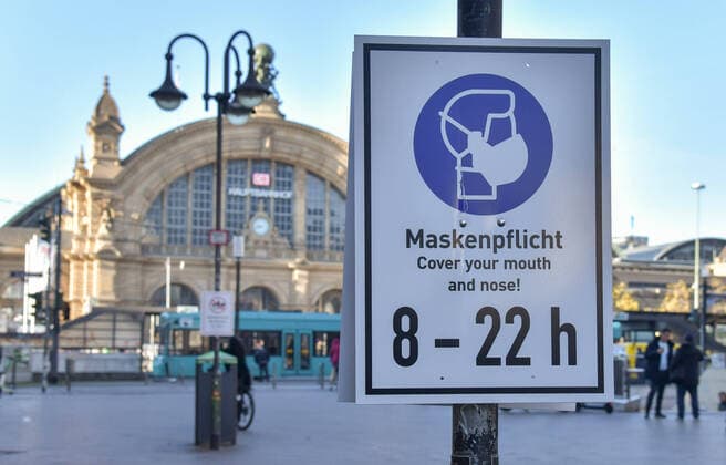 Bilder des Jahres 2020, News 11 November News Themen der Woche KW45 News Bilder des Tages xblx, Maskenpflicht in der Innenstadt von Frankfurt, Hauptbahnhof, Bahnhofsviertel, emwir Frankfurt am Main