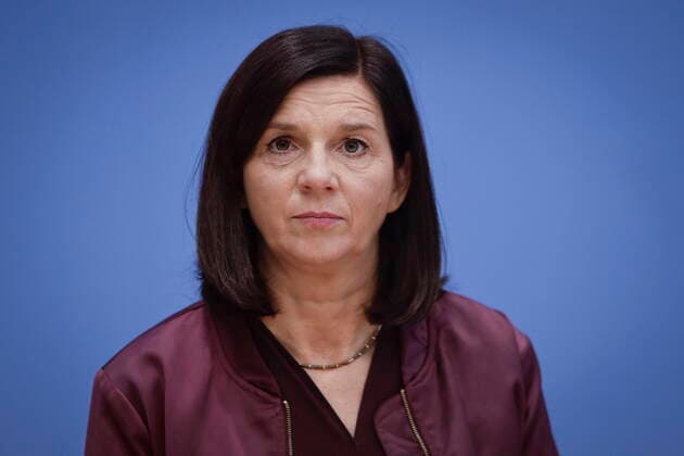 11.11.2020, Berlin, Deutschland - Pressekonferenz: Gemeinsame Forderungen an die Bundesregierung zur Rettung der Innenstaedte. Foto: Katrin Goering-Eckardt, Fraktionsvorsitzende, BUENDNIS 90 DIE GRUENEN.