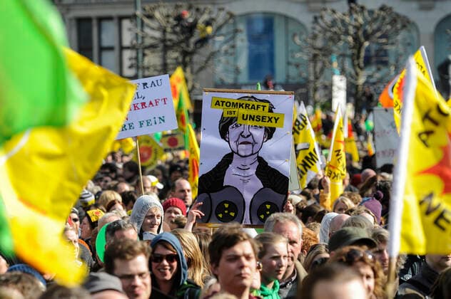 Hamburg DEMO gegen Atomkraft GERMANY Hamburg, big rally against nuclear power after Fukushima accident in Japan