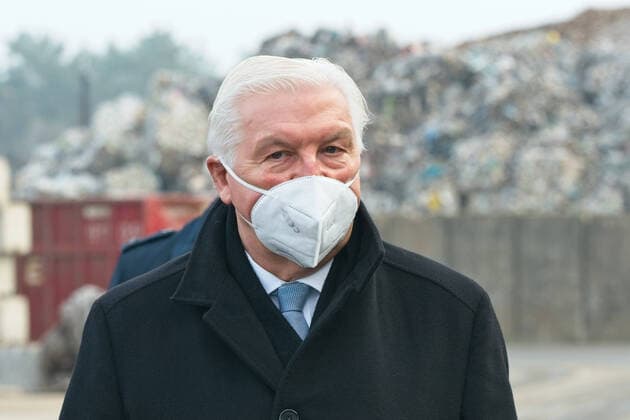 Bilder des Jahres 2020, News 12 Dezember News Themen der Woche KW49 News Bilder des Tages Oranienburg GER, Berlin, 02.12.20, Bundespraesident Frank Walter Steinmeier bei Firma Grunske BPr Frank Walter Steinmeier besuch der Firma Grunske Metall-Recycling, 02.12.2020, Copyright: xUwexKoch xEibner-Pressefotox EP_ukh