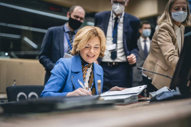 Bilder des Jahres 2020, News 12 Dezember News Bilder des Tages Bundeslandwirtschaftsministerin Julia Kloeckner (CDU) im Rahmen des EU-Agrarrats in Bruessel, 15.12.2020. Brussels Belgium