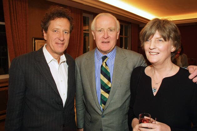 Berlinale 11.02.2001 Schauspieler Geoffrey Roy Rush AC + Schriftsteller John le Carre (David John Moore Cornwell) + Frau Valerie Jane Eustace bei der Feier nach der Berlinale - Filmpremiere - The Taylor Of Panama - , im Hotel Adlon, Unter den Linden 77, Berlin - 11.02.2001 -