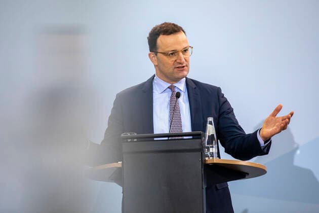 Bilder des Jahres 2021, News 01 Januar News Themen der Woche KW01 News Bilder des Tages Deutschland, Berlin, Gesundheitsministerium, Statement von Gesundheitsminister Jens Spahn CDU zum Thema Impfen, 06.01.2021