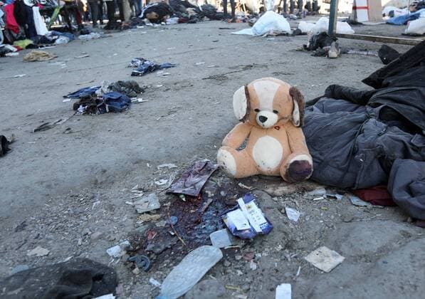 Bilder des Jahres 2021, News 01 Januar News Themen der Woche KW03 News Bilder des Tages (210121) -- BAGHDAD, Jan. 21, 2021 () -- Photo taken on Jan. 21, 2021 shows the market damaged by suicide bombings in Iraq s capital Baghdad. At least 32 people were killed and 110 others wounded on Thursday in the twin suicide bombings in Iraq s capital Baghdad, Iraqi Health Minister Hassan al-Tamimi said. Baghdad s hospitals received 32 bodies, while 110 wounded people were admitted for treatment, al-Tamimi said in a statement. Earlier in the morning, a suicide bomber blew up his explosive belt in a crowded outdoor clothing market in Bab al-Sharji area, before a second one detonated his a few minutes later in the same market, an Interior Ministry source told on condition of anonymity. () IRAQ-BAGHDAD-SUICIDE BOMBINGS Xinhua