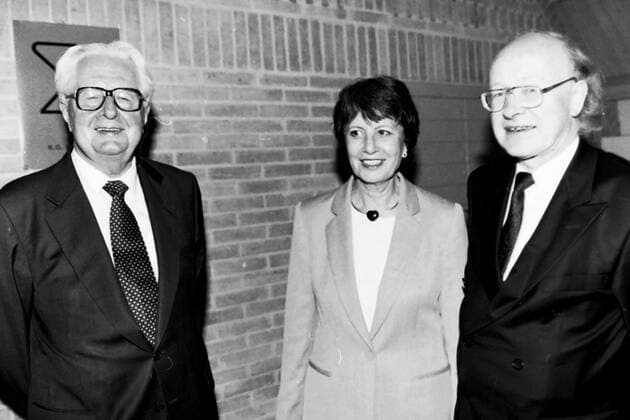 Archiv Dr Hans Jochen Vogel Karl Otto Saur K.G Verleger Muenchen 1999 Archiv Motive Karl Otto Saur-Verleger-50 Jahre K.G Saur Verlag Muenchen