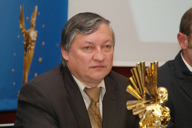 Schachgroßmeister in Berlin Copyright: IMAGO. Radke 01.12.2005 Thema: Pan European Olymp Award Ob Zufall oder nicht Schachgroßmeister Anatoli Karpow zur gleichen zeit in Berlin wie der andere Schachgroßmeister Garri Kasparow ( Keywords: BERLIN, DIGITAL, 2005, pan, european, olymp, award, Schachgroßmeister, Russland) Portrait Copyright: xEventpressxRadkex