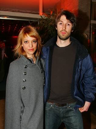 Sommer vorm Balkon Copyright: IMAGO. Herrmann 05.01.2006 Thema: Berlin Premiere des Filmes : Sommer vorm Balkon im Kino International in Berlin mit Heike Makatsch und Freund Max Schroeder Copyright: xEventpressxHerrmannx