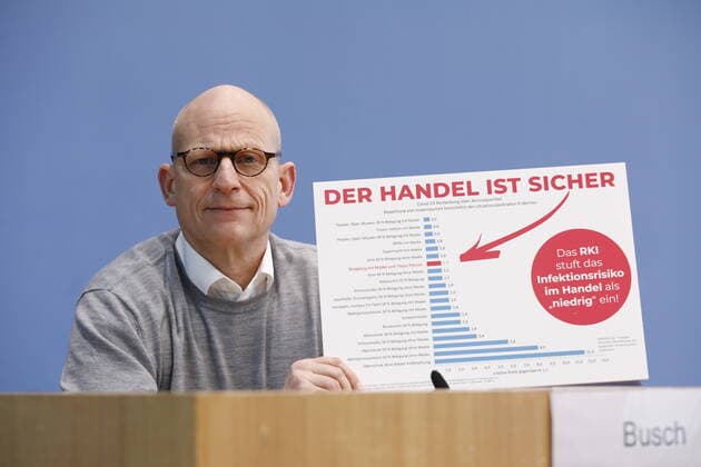 Bilder des Jahres 2021, News 02 Februar News Themen der Woche KW08 News Bilder des Tages Michael Busch, Geschäftsführender Gesellschafter Thalia Bücher GmbH, Hagen, Deutschland, Berlin, Bundespressekonferenz, Thema: Die Lage bei den vom Lockdown betroffenen Händlern - Forderungen nach einer transparenten Öffnungsperspektive und Anpassungen bei den staatlichen Hilfsgeldern