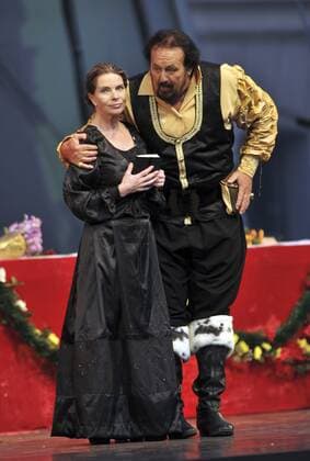 Gudrun Landgrebe (Rolle-Mutter), Peter Willy Willmann (Rolle-Jedermann) Premiere - Jedermann - anlaesslich der Thurn und Taxis Schlossfestspiele 2011 in Regensburg. Copyright: xEventpressxHannesxMagerstaedtx