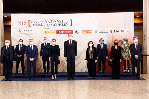 Spain s King Felipe VI (C-R) and Queen Letizia (C-L) pose for the media prior the 19th In Mermoriam Concert organized by The Foundation of Victims of Terrorism in memory of the victims of 4March Madrid bombing at National Auditory in Madrid, Spain, 10 March 2021. Spain s Royal Couple chair the 19th In Mermoriam Concert !ACHTUNG: NUR REDAKTIONELLE NUTZUNG! Copyright: xMariscalx GRAF2494 20210310-637510020053785540