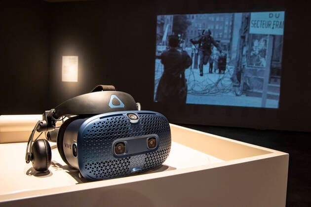 Bilder des Jahres 2021, Entertainment 03 März Entertainment Themen der Woche KW10 Entertainment Bilder des Tages Virtual Reality Ausstellung DER SPRUNG 1961 im Deutschen Historischen Museum in Berlin am 11. Maerz 2021. Ab dem 15. Maerz ist die Austellung fuer den Publikum mit Terminbuchung zugaenglich. Ausstellung DER SPRUNG 1961 im Deutsches Historisches Museum