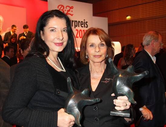 Preistraeger Marina Abramovic Performance-Künstlerin und Senta Berger bei der Verleihung des - B.Z. -Kulturpreis 2012 - in der Ullsteinhalle im Springer-Haus in Berlin Copyright: xEventpressxHerrmannx