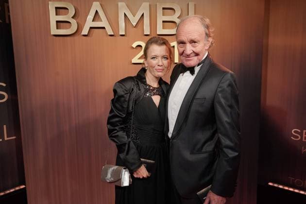 Michael Mendl mit Freundin Gesine Friedmann Verleihung des BAMBI 2018 im Theater am Potsdamer Platz in Berlin Copyright: xEventpressxRadkex