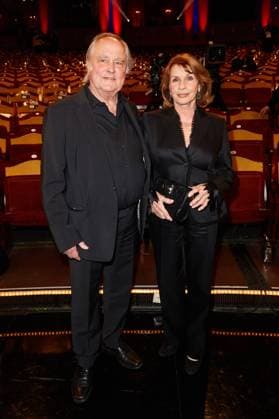 Senta Berger mit Ehemann Michael Verhoeven beim Schlussbild nach der Verleihung des Bayerischen Filmpreises 2019 im Prinzregententheater in München. Copyright: xEventpressxGolejewskix
