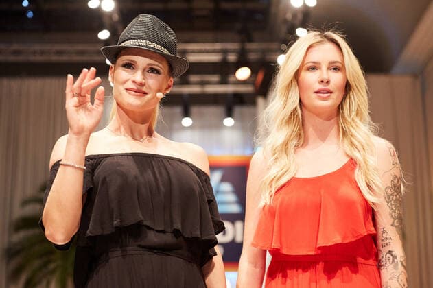 Michelle Hunziker und Ireland Basinger Baldwin auf dem Catwalk bei der exklusiven Fashion Show der neuen Damen Beachwear Kollektion 2019 von ALDI Süd im Haus der Kunst in München. Copyright: xEventpressxGolejewskix