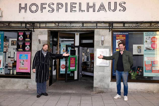 Bilder des Jahres 2021, Entertainment 03 März Entertainment Themen der Woche KW12 Entertainment Bilder des Tages Michael A. Grimm und Andreas Bittl bei der Hauptprobe Der Kontrabass im Hofspielhaus. München, 25.03.2021