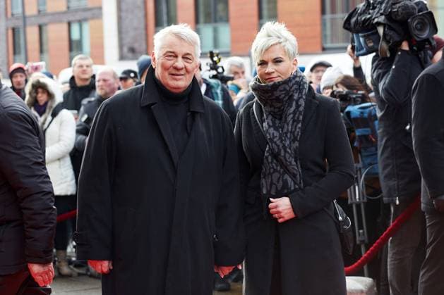 Heinz Hoenig mit Ehefrau Annika Kärsten bei der Trauerfeier für Jan Fedder in der Hamburger Hauptkirche St. Michaelis. Copyright: xEventpressxGolejewskix
