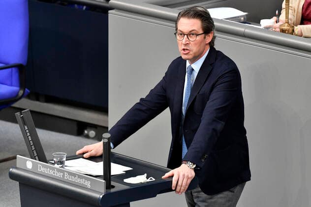 Andreas Scheuer in der 221. Sitzung des Deutschen Bundestages im Reichstagsgebäude. Berlin, 15.04.2021