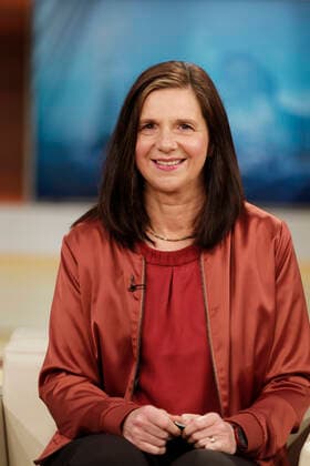 News Bilder des Tages Katrin Göring-Eckardt 2021-04-18, Deutschland, Berlin - Katrin Göring-Eckardt (Bündnis 90 Die Grünen), Fraktionsvorsitzende im Bundestag, zu Gast bei Anne Will im Ersten. Thema der Politiktalkrunde in der ARD: Streit um die Bundesnotbremse - lässt sich die dritte Welle so brechen?