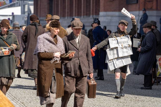 Bilder des Jahres 2021, Entertainment 04 April Entertainment Themen der Woche KW16 Entertainment Bilder des Tages 23.04.2021,Berlin,Deutschland,GER,Babylon Berlin.Dreharbeiten für 4. Staffel vor dem Roten Rathaus.