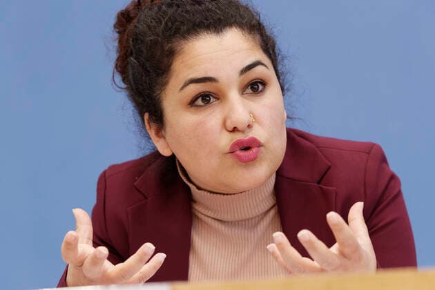 Bilder des Jahres 2021, News 05 Mai News Themen der Woche KW18 News Bilder des Tages Newroz Duman 2021-05-04, Deutschland, Berlin - Bundespressekonferenz, Vorstellung der Jahresbilanz rechte Gewalt 2020 und Techtsterrorismus. Im Bild Newroz Duman, Initiative 19. Februar Hanau.