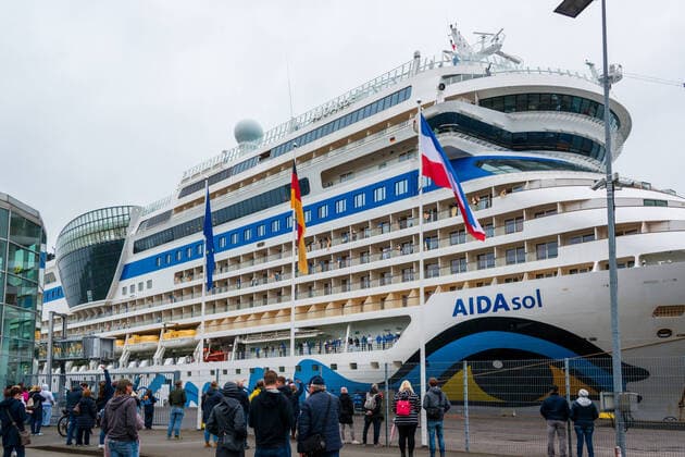 Bilder des Jahres 2021, News 05 Mai News Themen der Woche KW19 News Bilder des Tages Kiel, 13. Mai 2021 Hafen Kiel, Port of Kiel. Als erstes Kreuzfahrtschiff trifft am 13. Mai die AIDAsol in Kiel ein, um sich auf die neue Kreuzfahrtsaison vorzubereiten. Erste Kreuzfahrten in die Ostsee starten am Pfingstwochenende