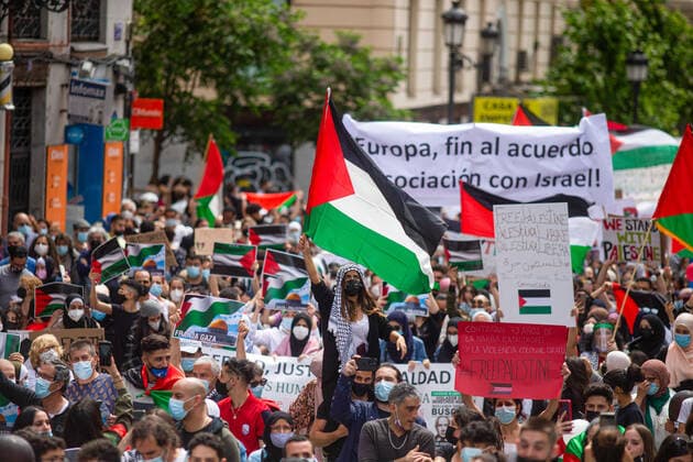 May 15, 2021, Madrid, Spain: Protesters hold Palestinian banners and flags during a demonstration against the Israel attacks on the Palestinian people in Gaza. Madrid Spain - ZUMAs197 20210515_zaa_s197_094 Copyright: xLuisxSotox