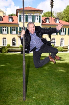 Bilder des Jahres 2021, Entertainment 05 Mai Entertainment Themen der Woche KW20 Entertainment Bilder des Tages Günther Sigl bei der Pressekonferenz zum Eulenspiegel Flying Circus im Schlosspark Suresnes in der katholischen Akademie. München, 20.05.2021
