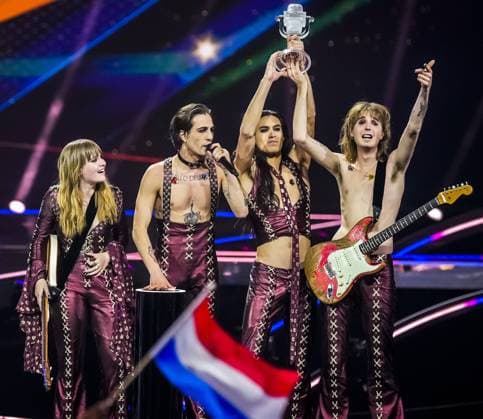 Bilder des Jahres 2021, Entertainment 05 Mai Entertainment Themen der Woche KW20 Entertainment Bilder des Tages ROTTERDAM - Maneskin from Italy wins the Eurovision Song Contest 2021 with the song Zitti E Buoni. The song festival is organized in the Netherlands and takes place in an adapted form in Rotterdam. Due to the corona virus, only a limited number of visitors are welcome. ANP POOL SANDER KING Copyright: xHollandsexHoogtex xxANPx x431699881x