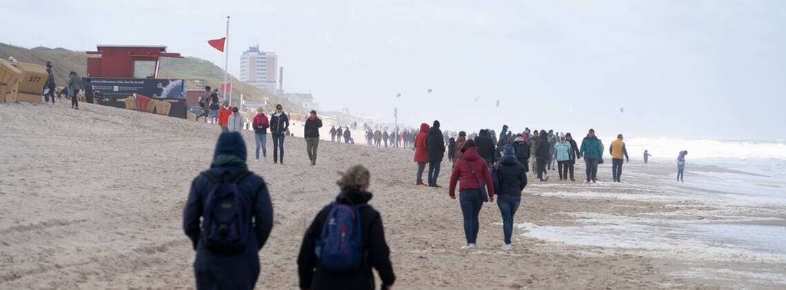Bilder des Jahres 2021, News 05 Mai Coronavirus in Kanada, Premierminister von Nova Scotia Iain Rankin bekommt Pfizer-BioNTech Impfung News Themen der Woche KW20 News Bilder des Tages Nordseeinsel Sylt am Pfingstsonntag 2021 - Pfingsten auf Sylt während der Corona-Pandemie Wenningstedt -;Nordseeinsel Sylt am Pfingstsonntag 2021 - Pfingsten auf Sylt während der Corona-Pandemie Wenningstedt -, Sylt Schleswig-Holstein Deutschland Sylt