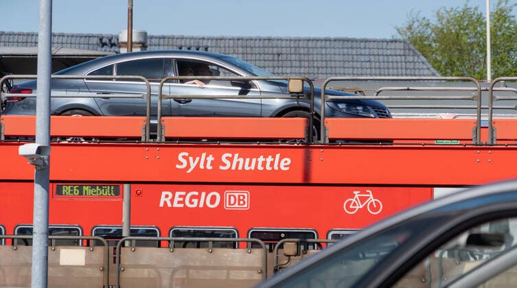 Nordseeinsel Sylt am Pfingstsonntag 2021 - Sylt-Shuttel der Deutschen Bahn -;Nordseeinsel Sylt am Pfingstsonntag 2021 - Sylt-Shuttel der Deutschen Bahn -, Sylt Schleswig-Holstein Deutschland Sylt-Shuttle