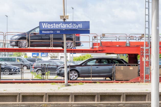 Nordseeinsel Sylt am Pfingstsonntag 2021 - Sylt-Shuttel der Deutschen Bahn -;Nordseeinsel Sylt am Pfingstsonntag 2021 - Sylt-Shuttel der Deutschen Bahn -, Sylt Schleswig-Holstein Deutschland Sylt-Shuttle
