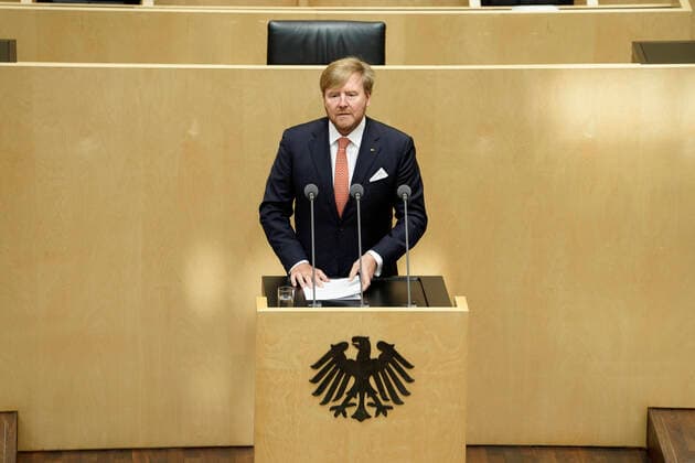 Bilder des Jahres 2021, Entertainment 07 Juli Entertainment Bilder des Tages Das Niederlaendische Koenigspaar Willem-Alexander und Maxima zu Besuch im deutschen Bundesrat in Berlin Aktuell, 05.07.2021, Berlin, Koenig Willem-Alexander der Niederlande bei seiner Rede im deutschen Bundestag beim Staatsbesuch der koeniglichen Familie in Deutschalnd und dem deutschen Bundesrat in Berlin Berlin Berlin Deutschland